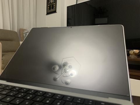 MACBOOK BİLGİSAYARLARA KOLAYCA EKRAN KORUYUCU NASIL TAKILIR ?