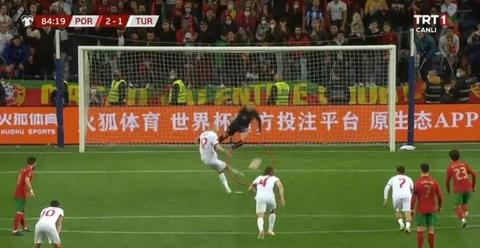 Burak Yılmaz ' ın kaçırdığı penaltı ve Portekiz maçı
