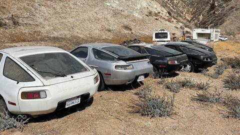 Amerika'da araziye terkedilmiş Porsche 928'ler