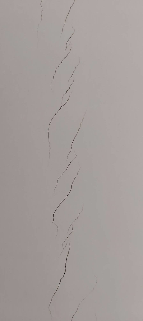 Kolonlarda kılcal düşey çatlaklar