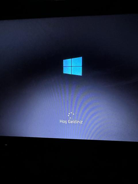 Windows 10 Kurdum Hoşgeldinizde dondu