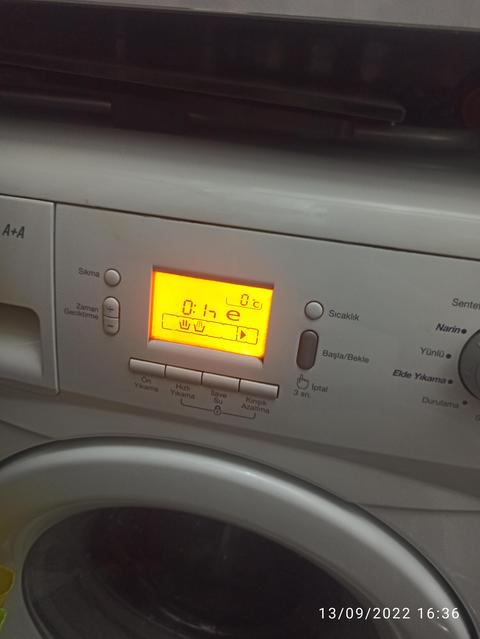 Çamaşır Makinesinin Göstergesindeki simgeler ve yazılar eksik. (ARÇELİK)