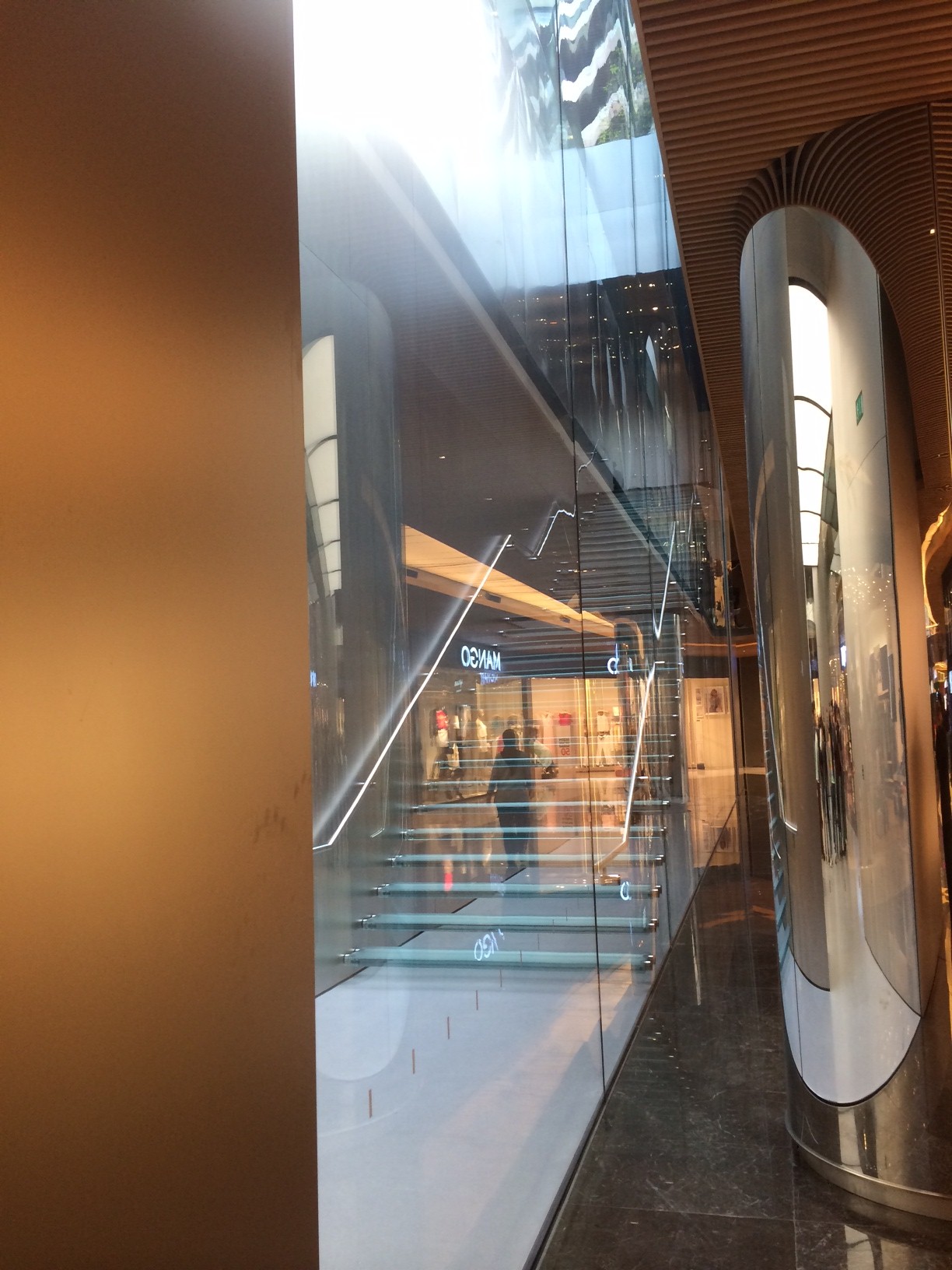 Perde kalktı; karşınızda Apple Store Zorlu