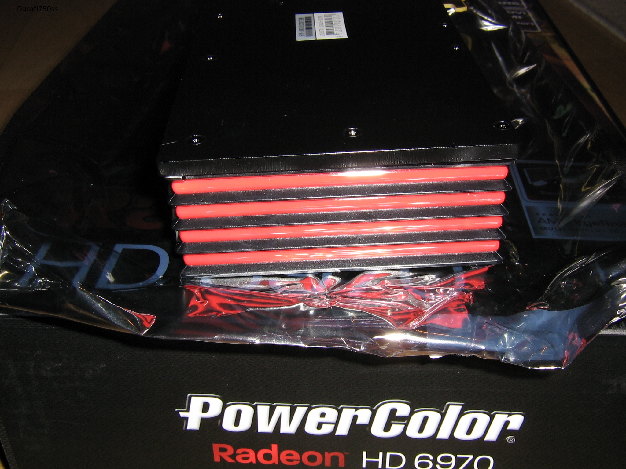 PowerColor Radeon HD 6970 ortaya çıktı