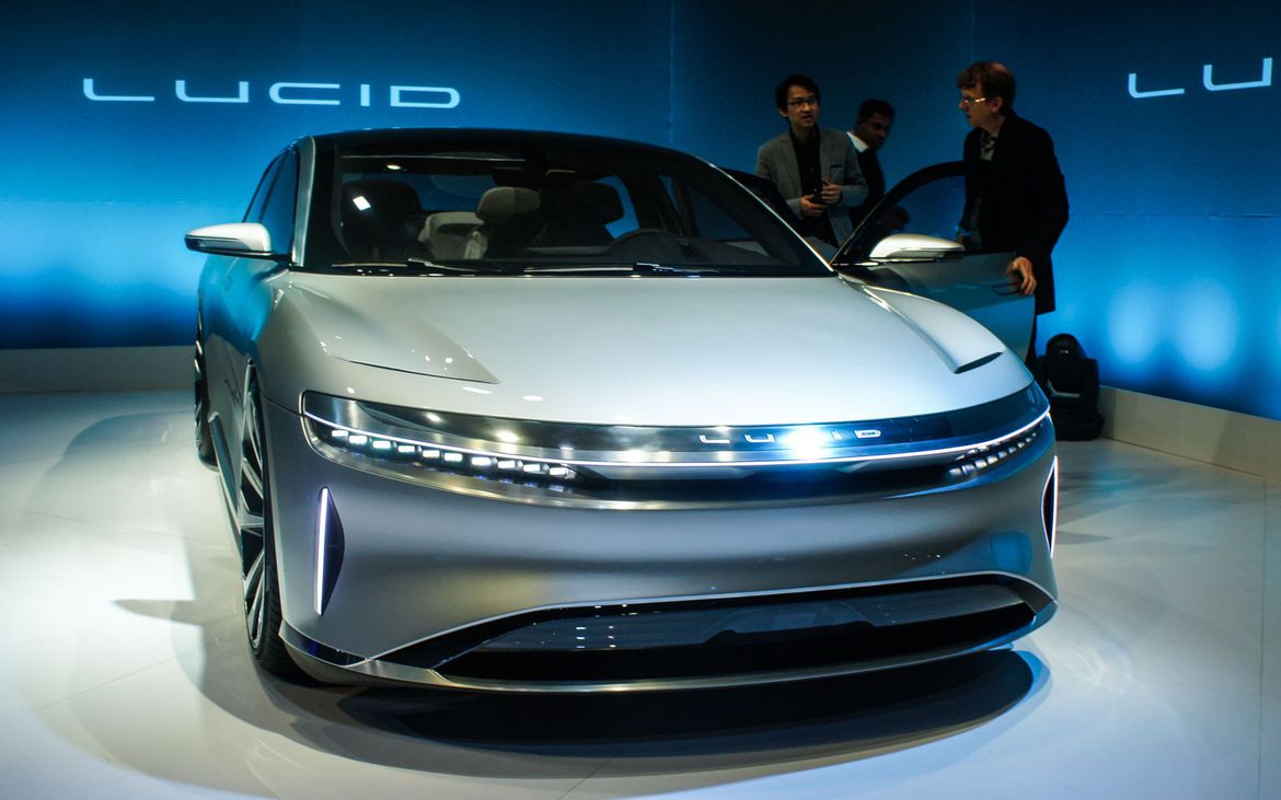 Lucid Motors 643 km menzile sahip lüks elektrikli otomobilini tanıttı