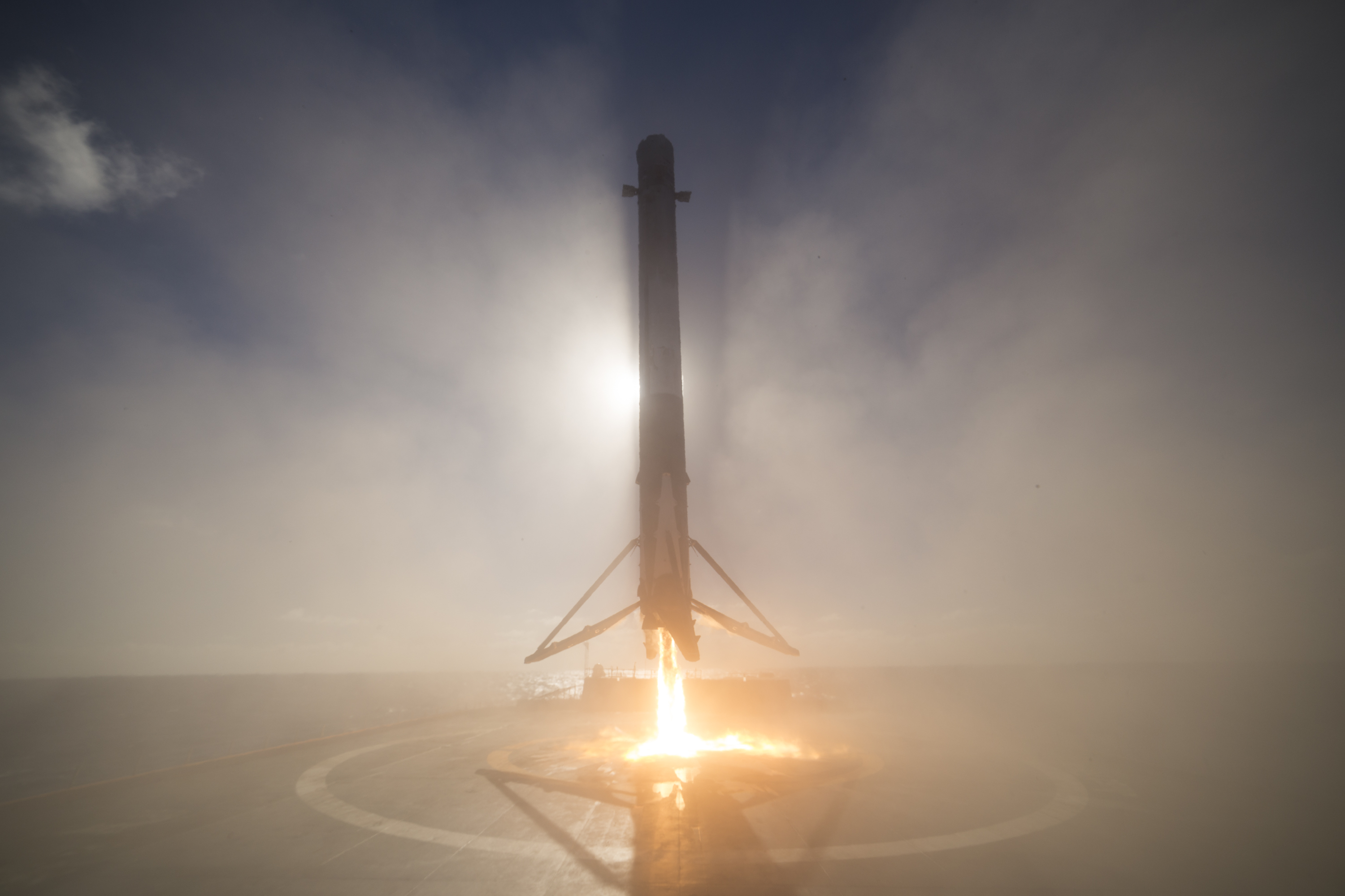 Falcon 9'un inişinden muhteşem fotoğraflar