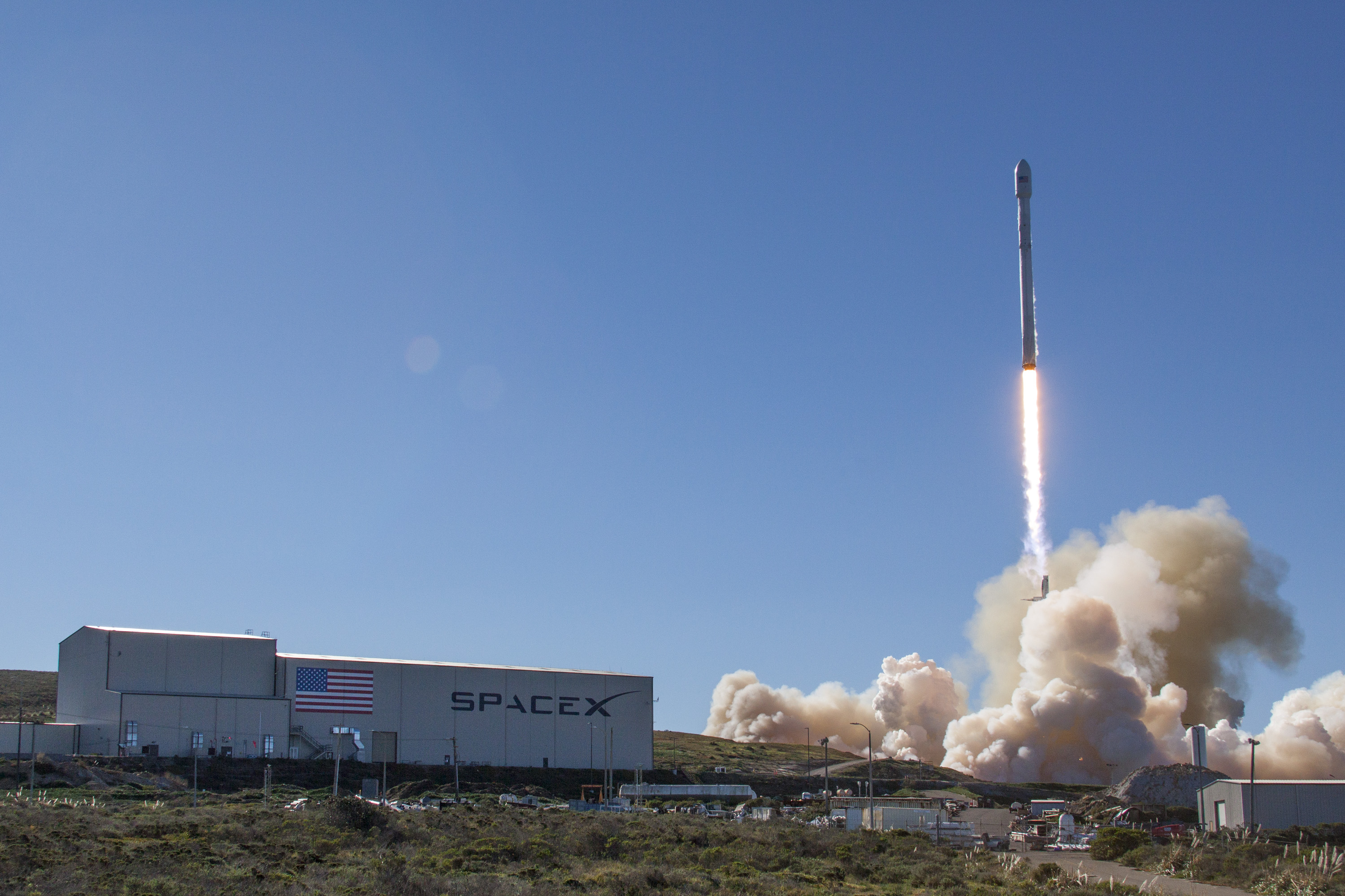 Falcon 9'un inişinden muhteşem fotoğraflar