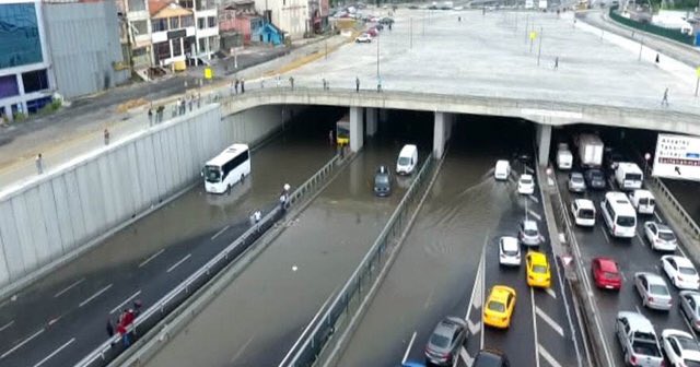 İstanbul'da dolu ve sel görüntüleri