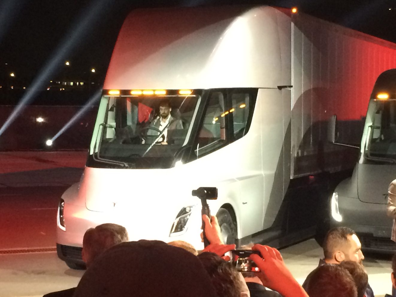 Tesla Semi fotoğrafları galerisi