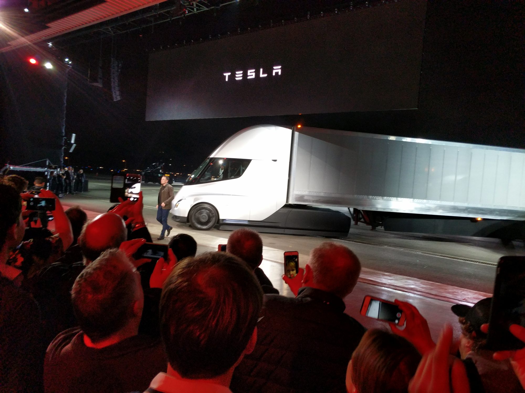 Tesla Semi fotoğrafları galerisi