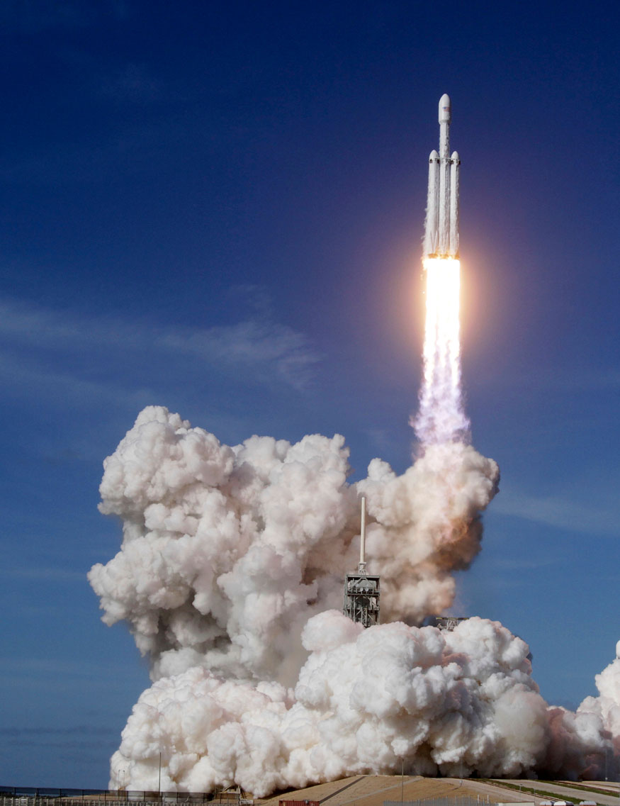 Falcon Heavy'nin ilk uçuşundan muhteşem görüntüler