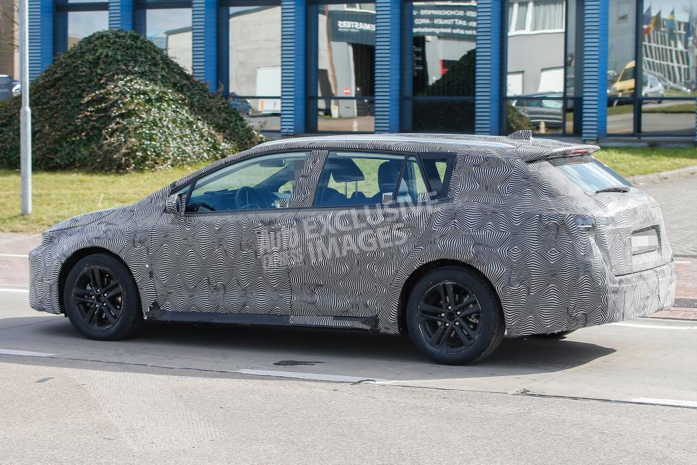 2019 Toyota Auris Touring Sports, kamuflajlı olarak görüntülendi