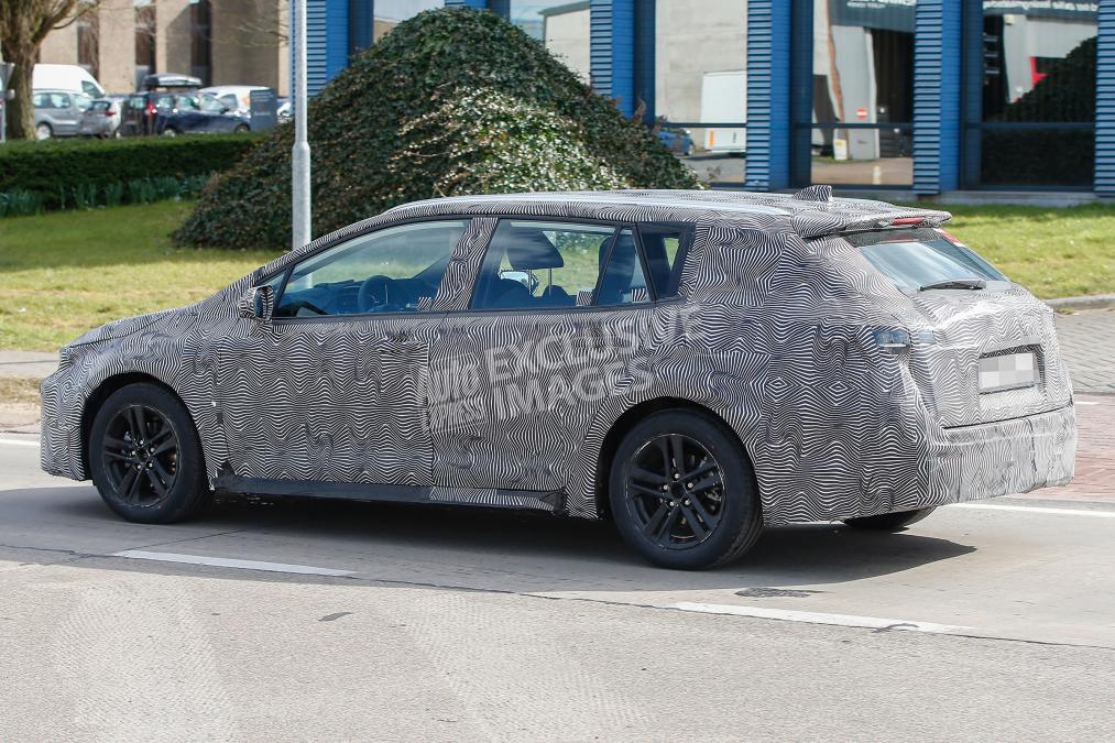 2019 Toyota Auris Touring Sports, kamuflajlı olarak görüntülendi