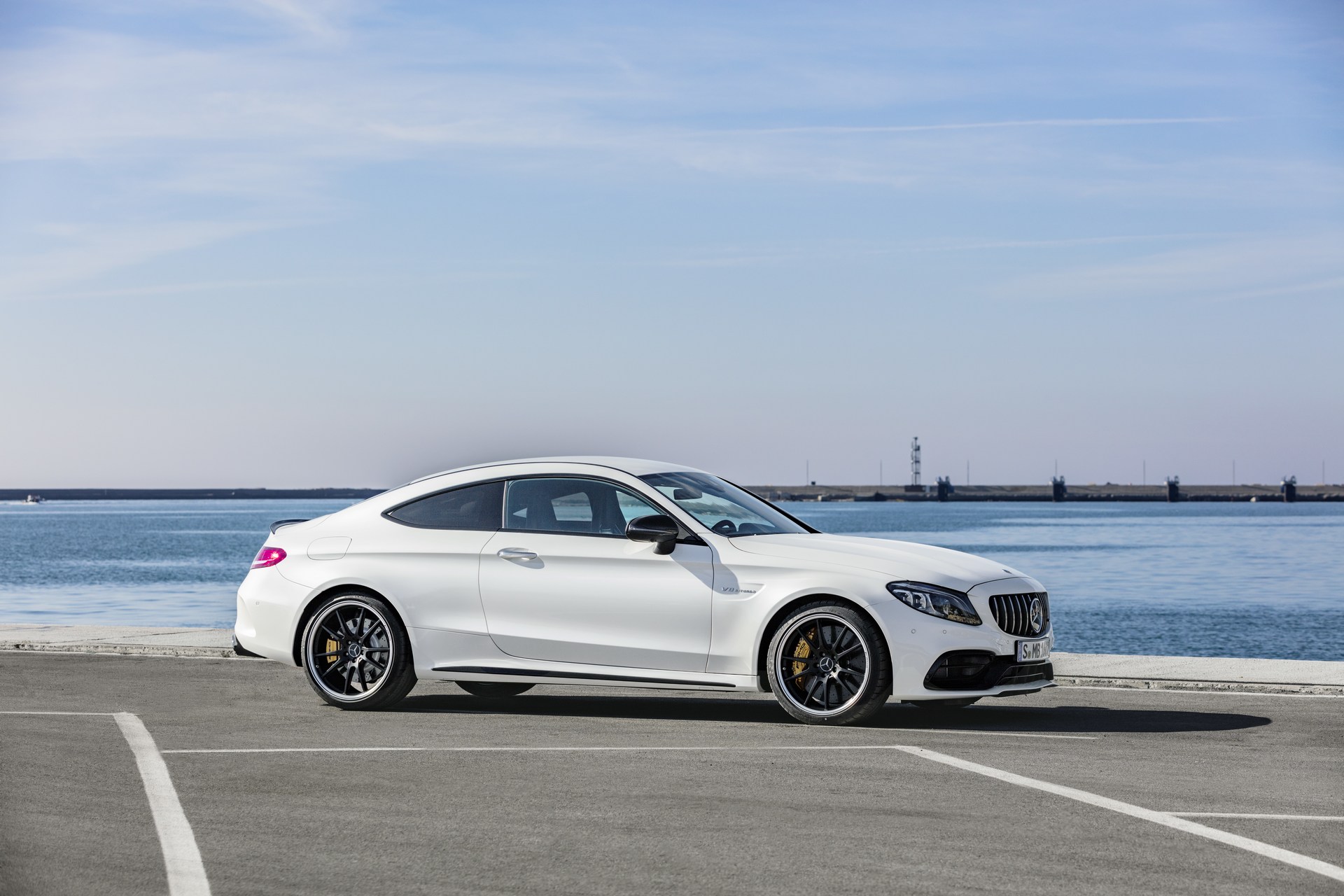 2019 Mercedes-AMG C63, yeni görünümü ve özellikleriyle New York'ta