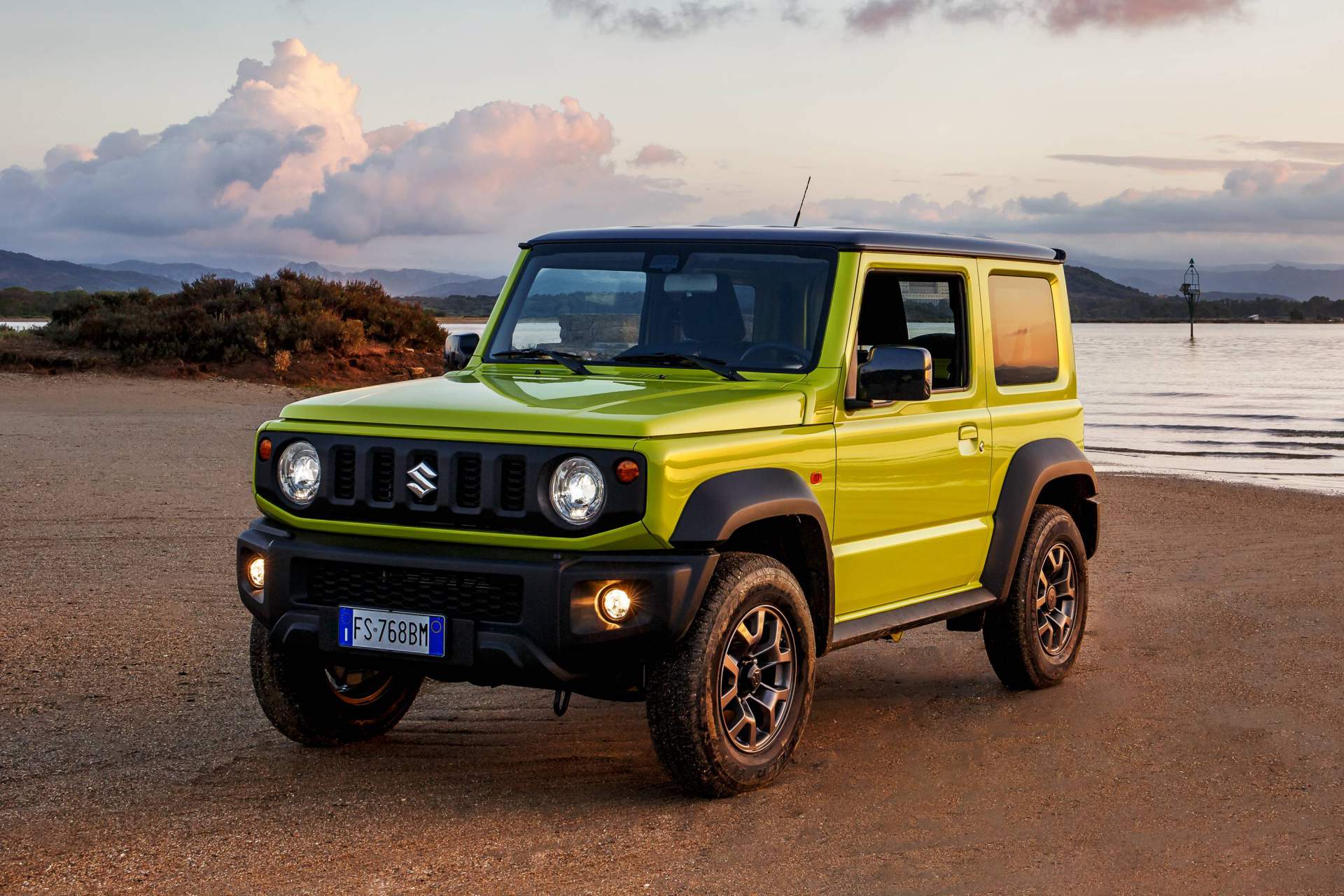 Küçük off-road canavarı 2019 Suzuki Jimny'nin görselleri ortaya çıktı