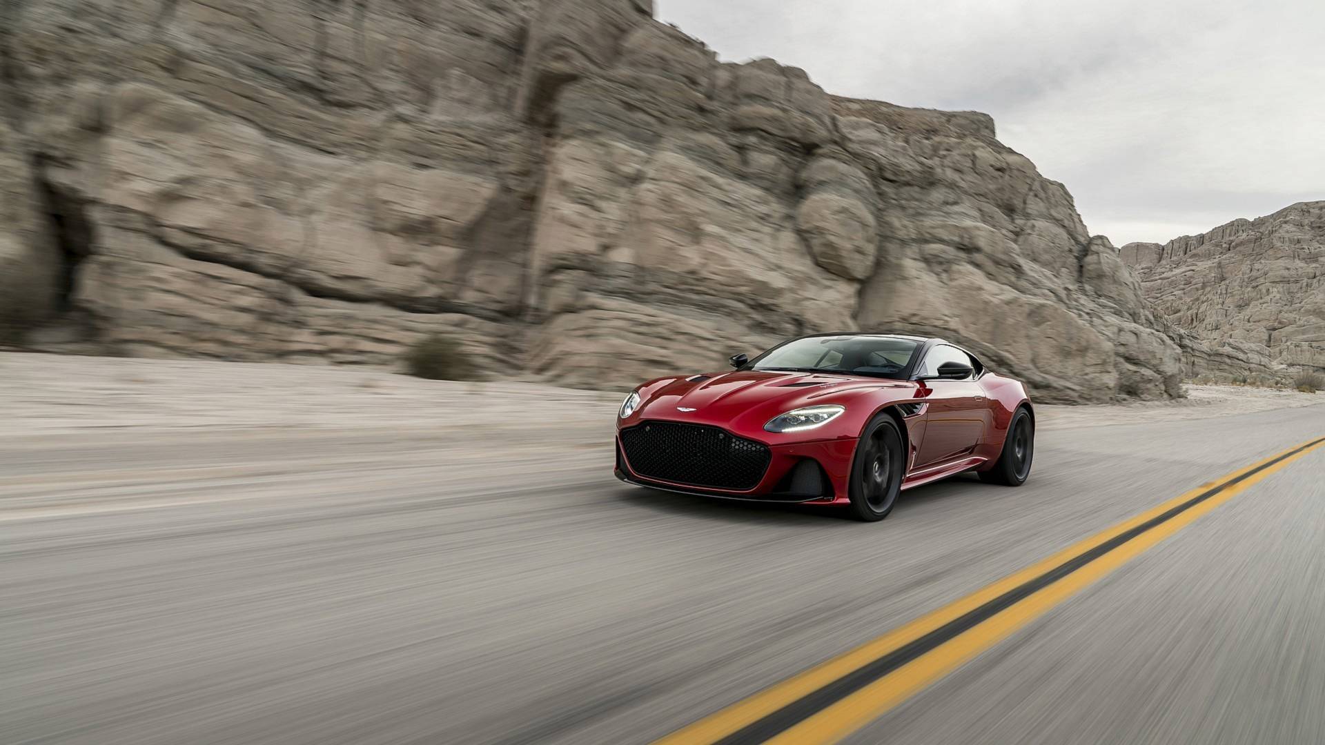 2019 Aston Martin DBS Superleggera tanıtıldı; 715 beygirlik V12 ünite