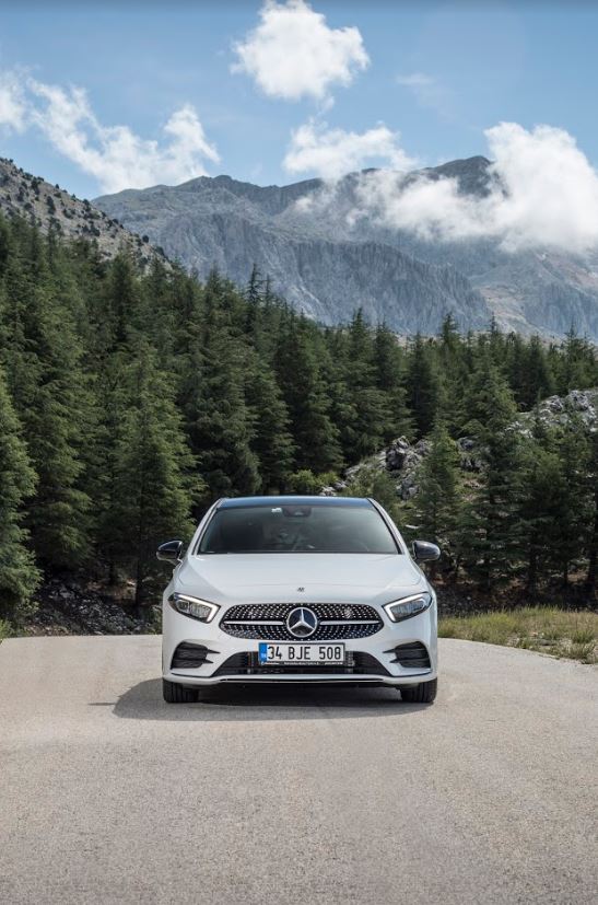 Yeni Mercedes-Benz A-Serisi Türkiye'de satışa çıkıyor! İşte fiyatı ve özellikleri