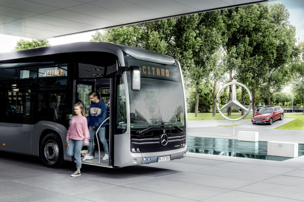 Mercedes-Benz, elektrikli şehir otobüsü eCitaro'yu duyurdu