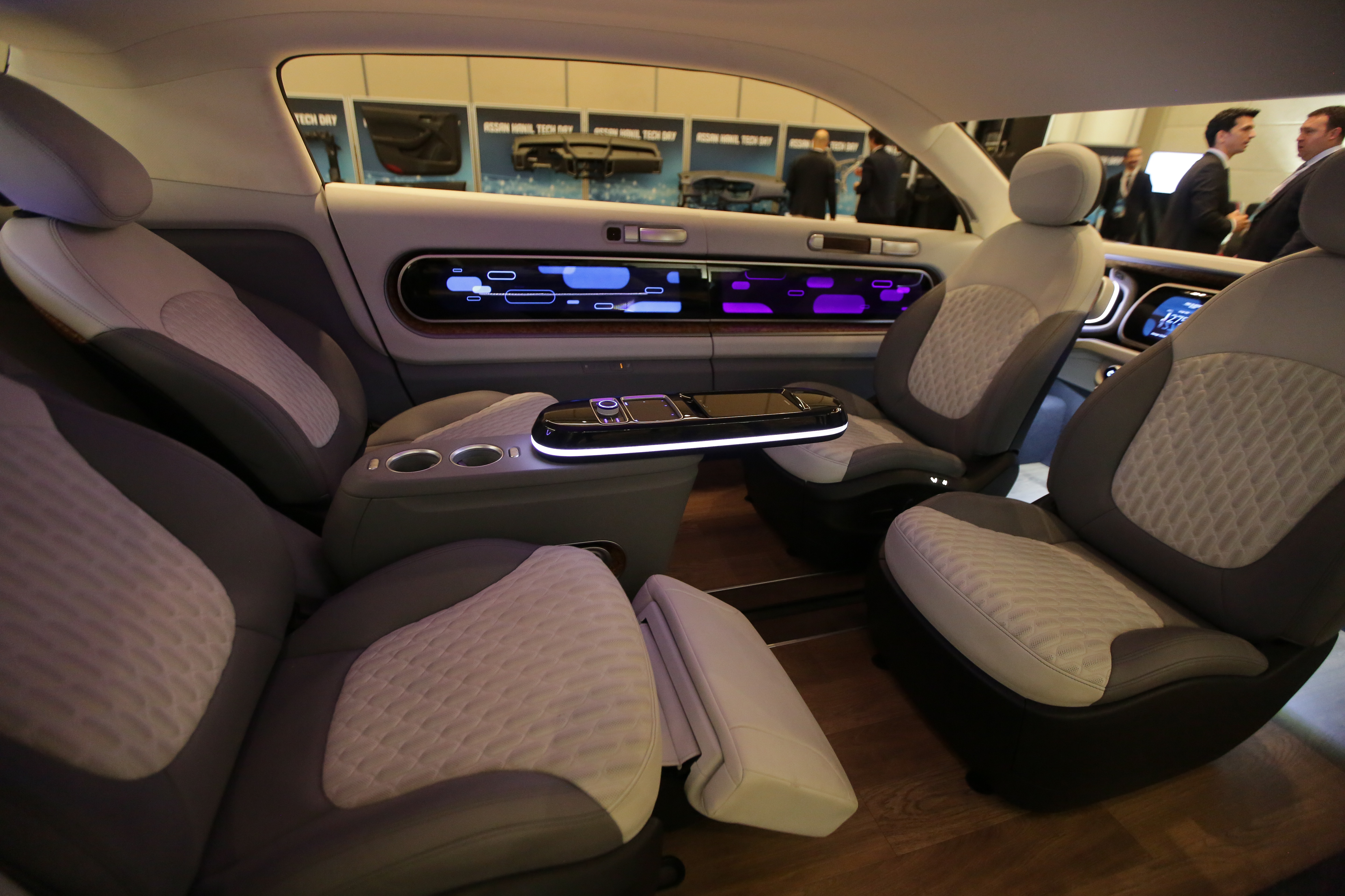 SF-E2 konsept otonom araç kabini