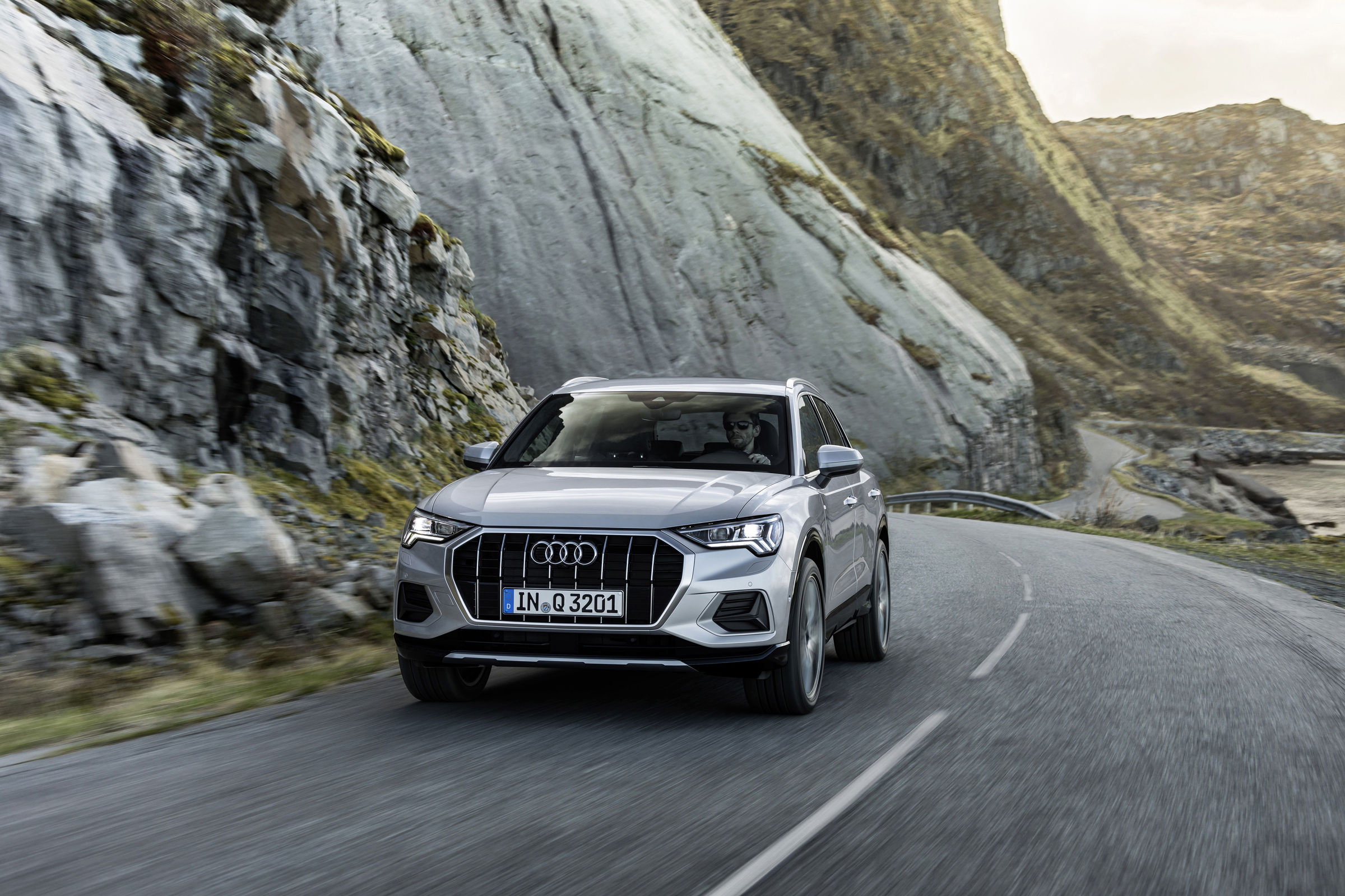 2019 Audi Q3, yeni teknolojileri ve daha dinamik tasarımıyla tanıtıldı