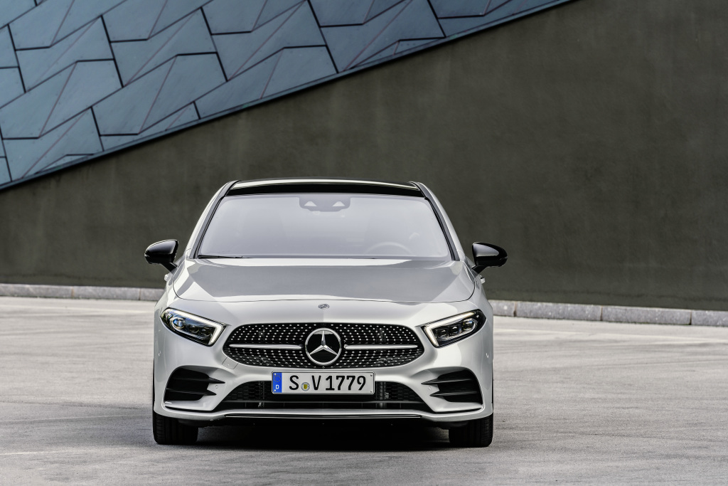 Merakla beklenen 2018 Mercedes A Serisi Sedan tanıtıldı