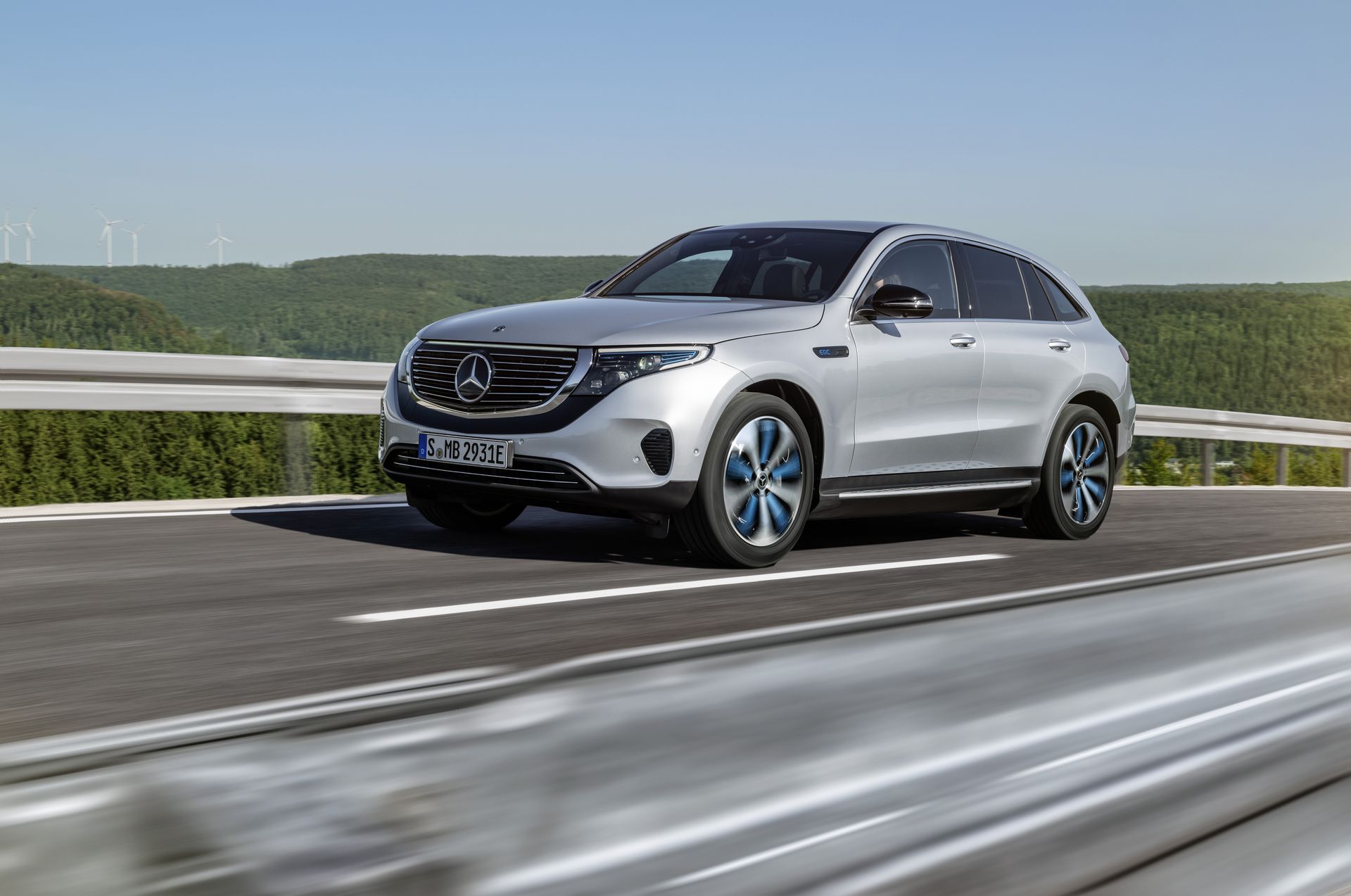 Mercedes yüzde 100 elektrikli SUV modelini tanıttı: Karşınızda Mercedes-Benz EQC