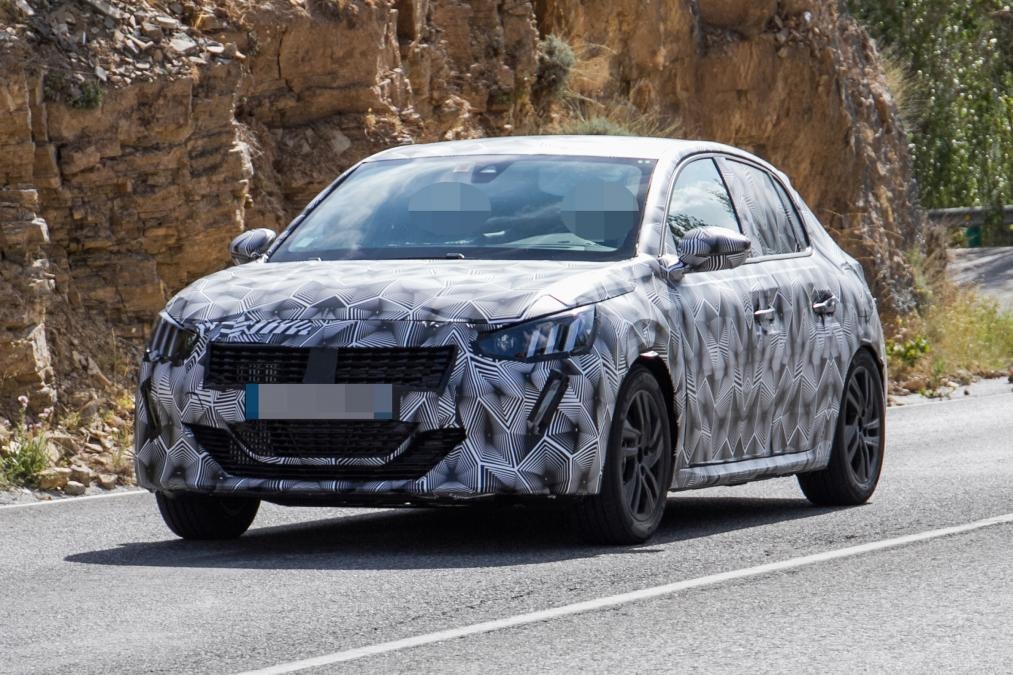 Yeni nesil Peugeot 208 ilk kez göründü