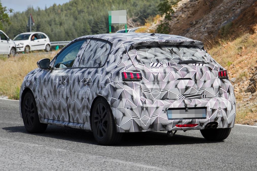 Yeni nesil Peugeot 208 ilk kez göründü