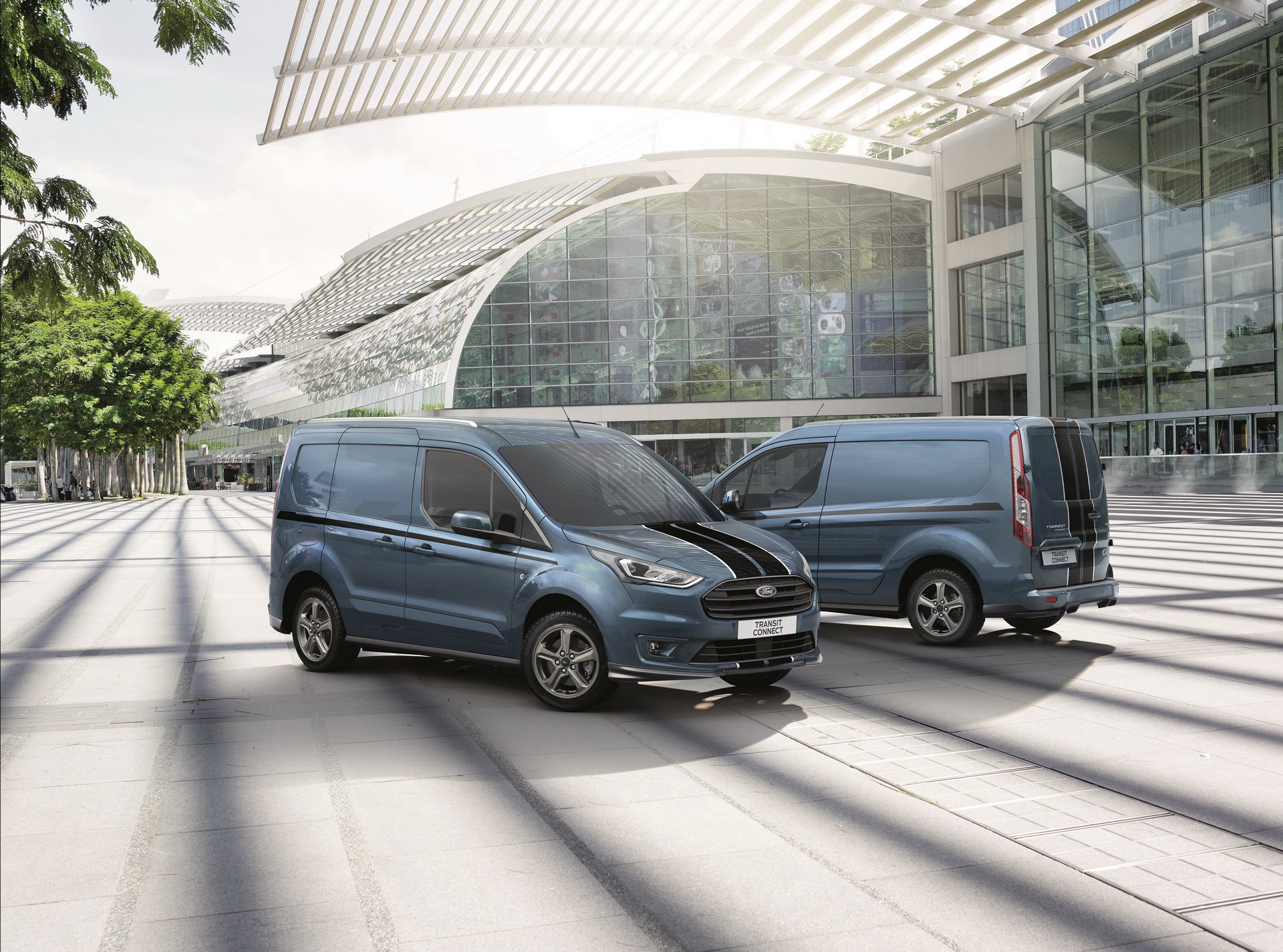 Yeni Ford Transit, Custom ve Connect modelleri tanıtıldı