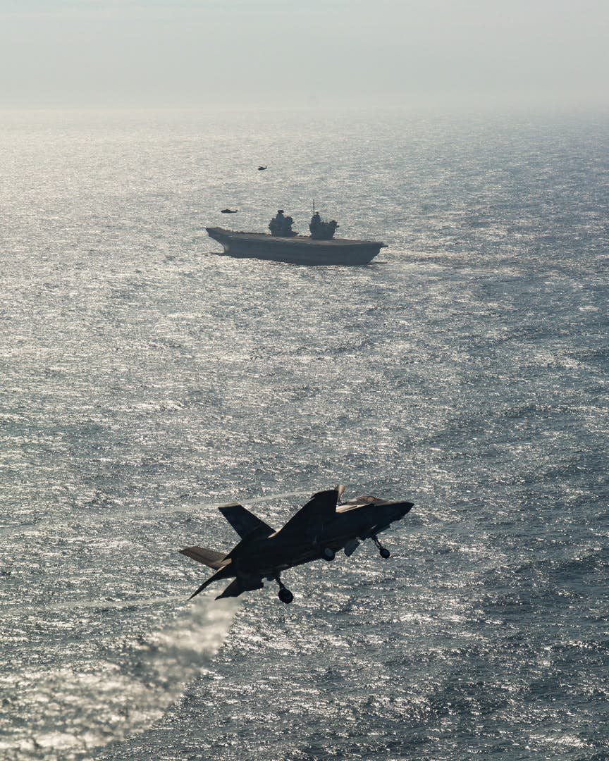 F-35B savaş uçakları ilk kez HMS Queen Elizabeth’in güvertesinde