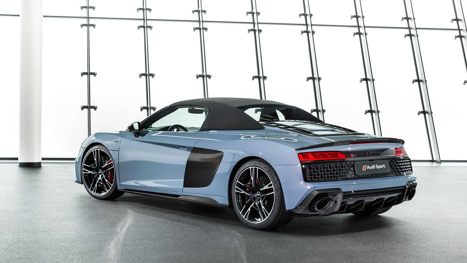 Makyajlanan 2019 Audi R8 resmen sahneye çıktı