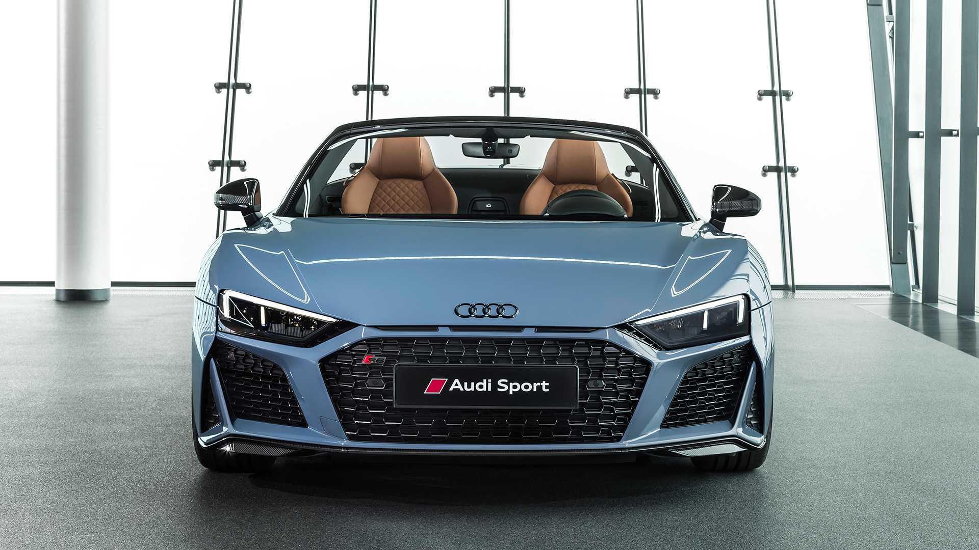 Makyajlanan 2019 Audi R8 resmen sahneye çıktı