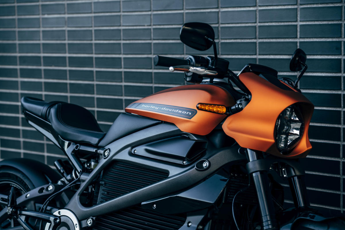 Harley-Davidson'un ilk elektrikli motosikleti LiveWire ile tanışın