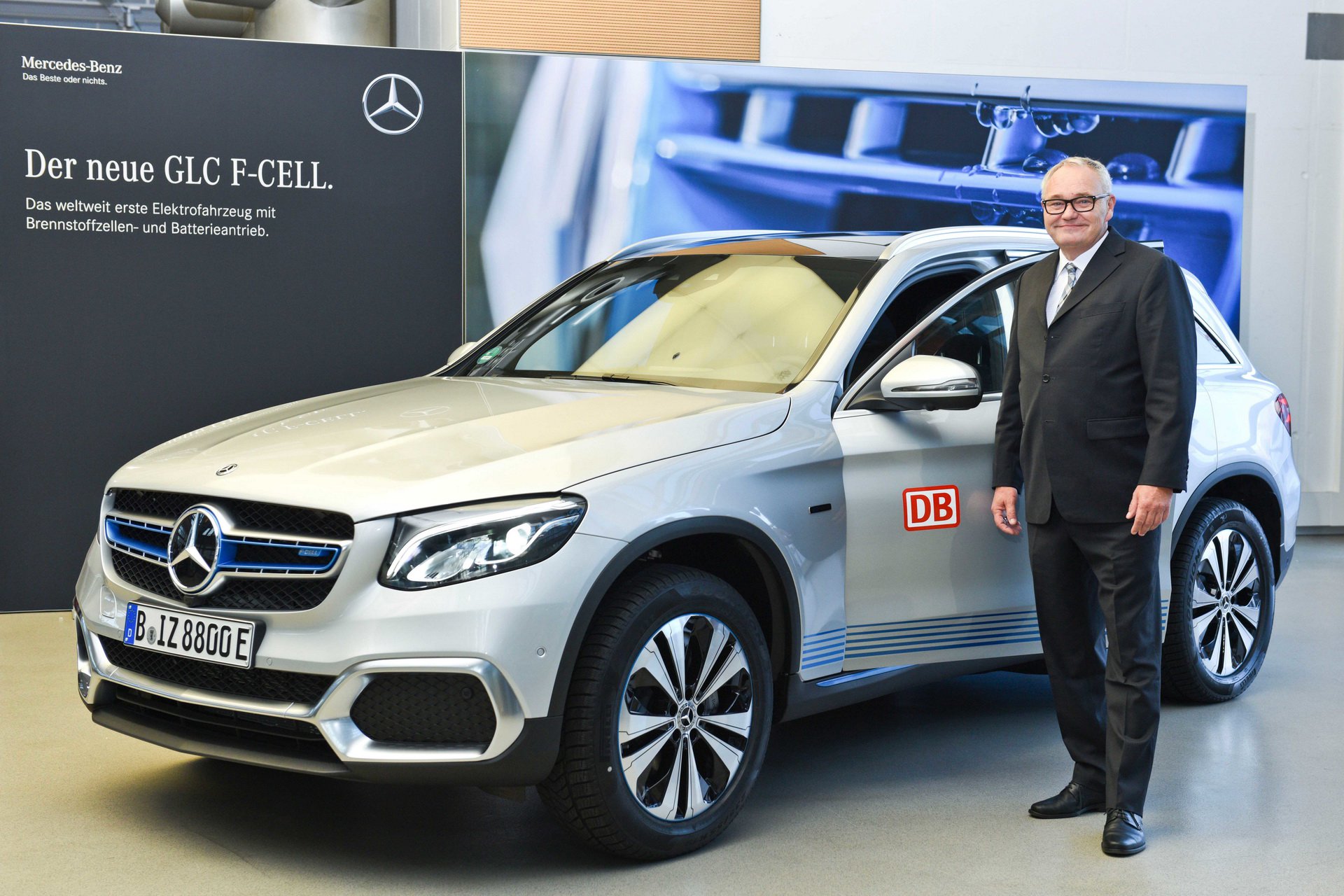 Mercedes'in hidrojen ve elektriği bir araya getiren otomobili: GLC F-Cell