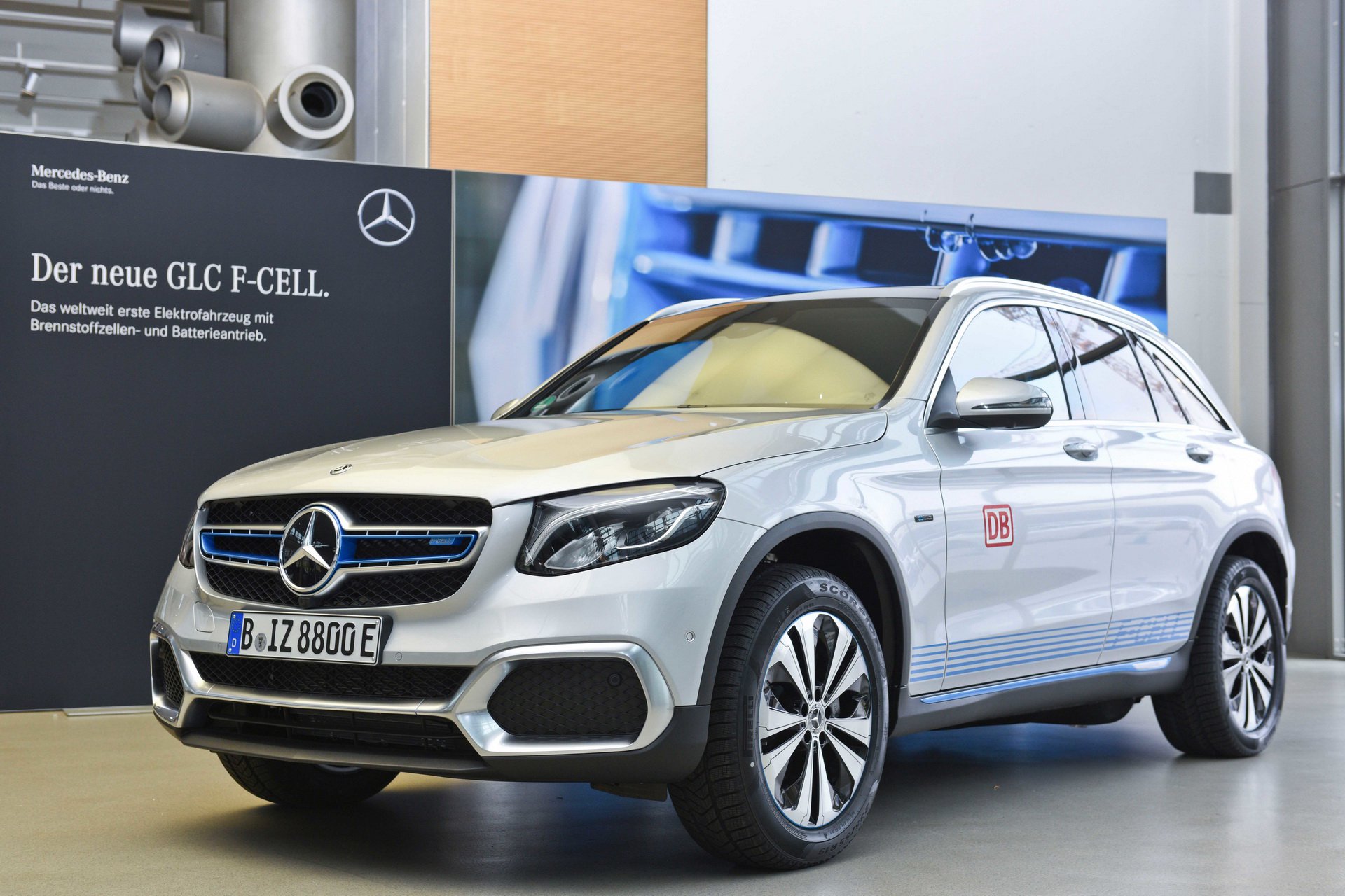 Mercedes'in hidrojen ve elektriği bir araya getiren otomobili: GLC F-Cell