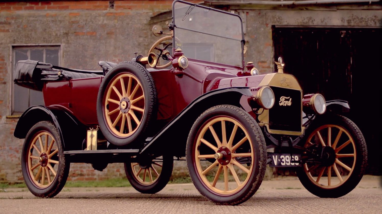 Yangında tamamı kül olan evin garajından hasarsız kurtulan 103 yıllık klasik: Ford Model T