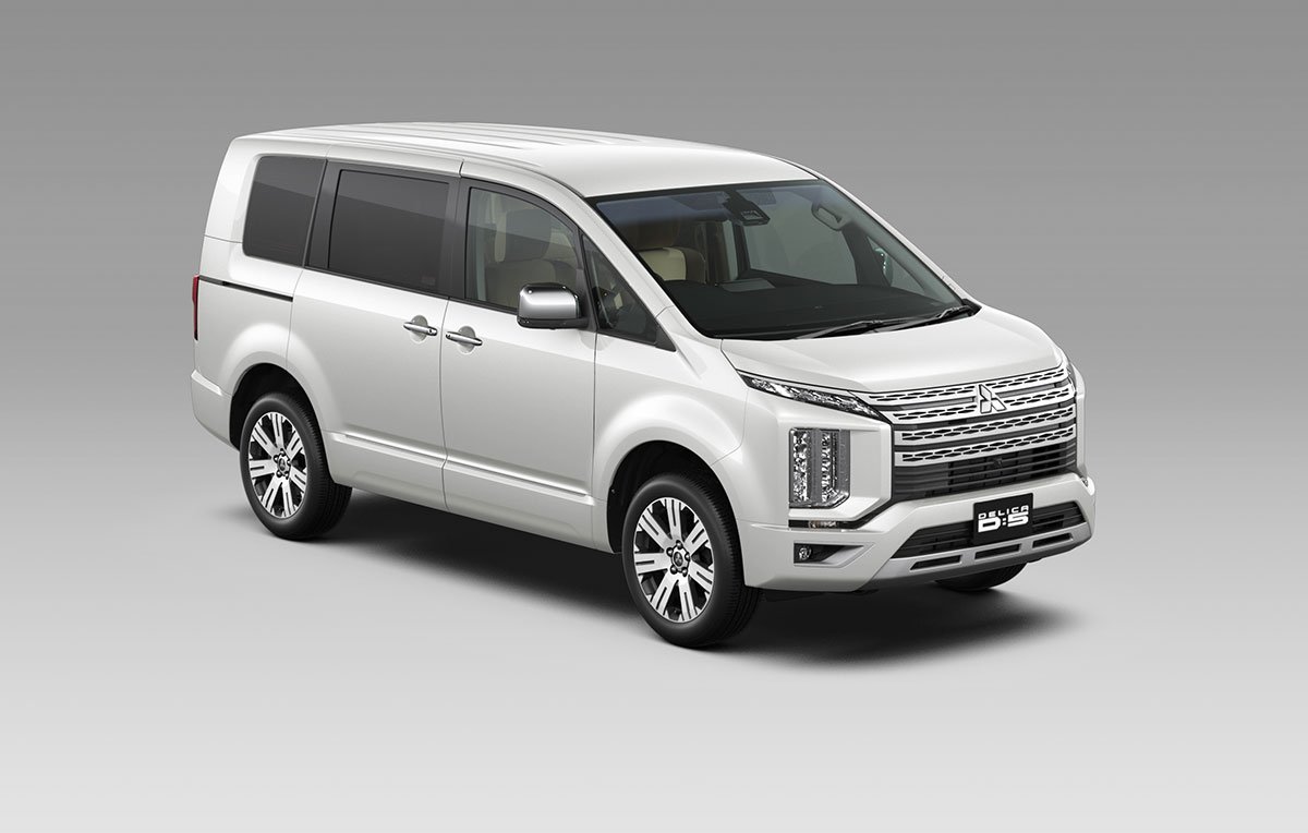 Mitsubishi'den SUV-minivan karışımı yeni model: D:5 Delica