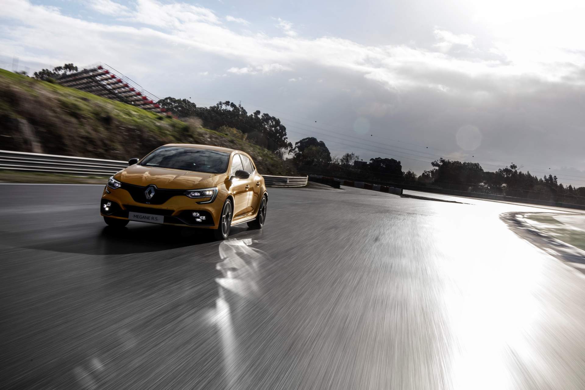 2019 Megane RS Trophy'nin özel sürüş etkinliğinden kameralara yansıyanlar [Galeri]