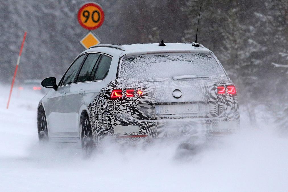 2019 Volkswagen Passat test sürüşünde görüntülendi