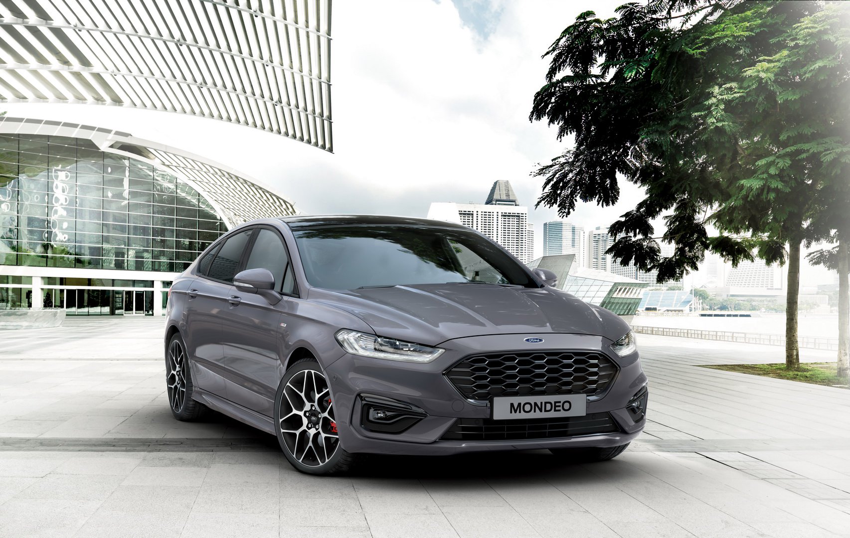 2019 Ford Mondeo tanıtıldı: Station Wagon'da yeni hibrit seçeneği