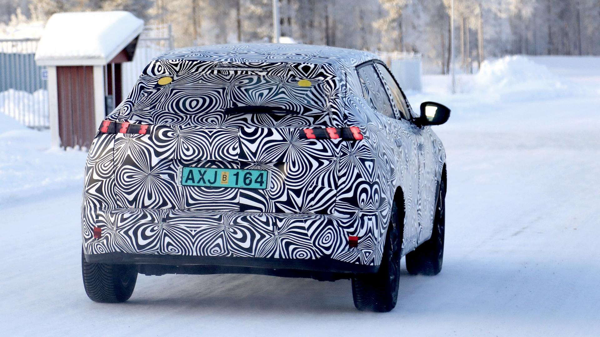 Yeni Peugeot 2008 test edilirken görüntülendi