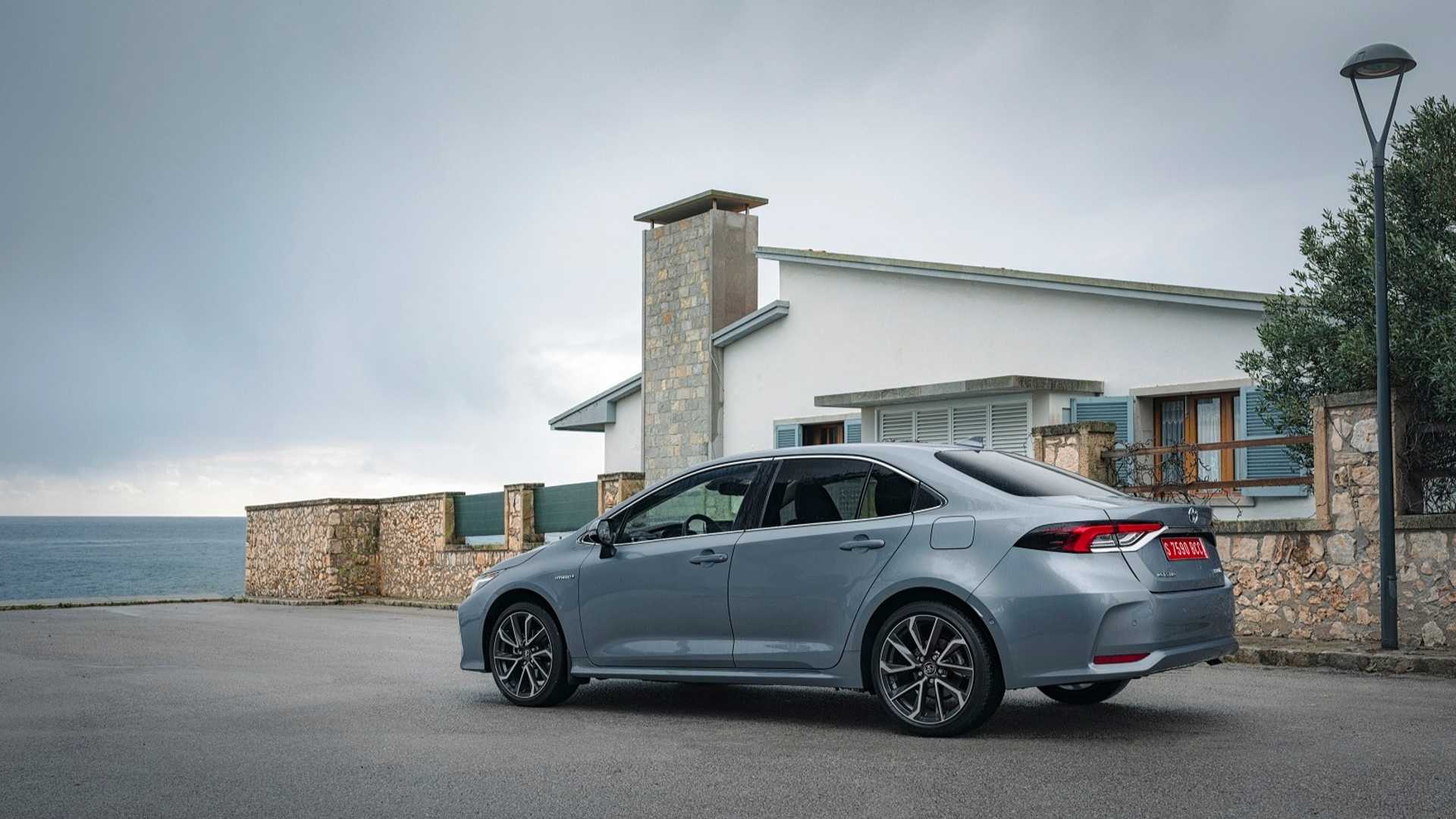 Türkiye’de de üretilen yeni Toyota Corolla'nın fiyatı açıklandı