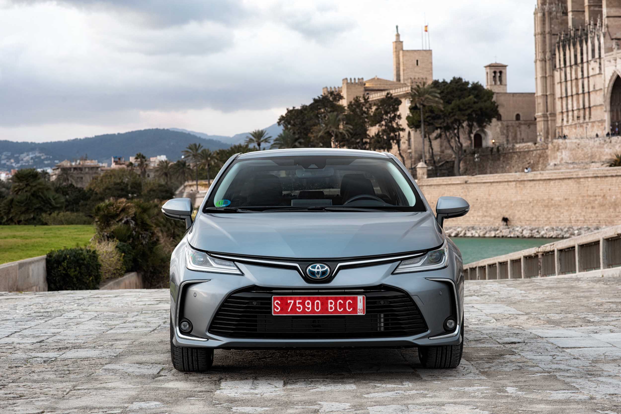 Türkiye’de de üretilen yeni Toyota Corolla'nın fiyatı açıklandı