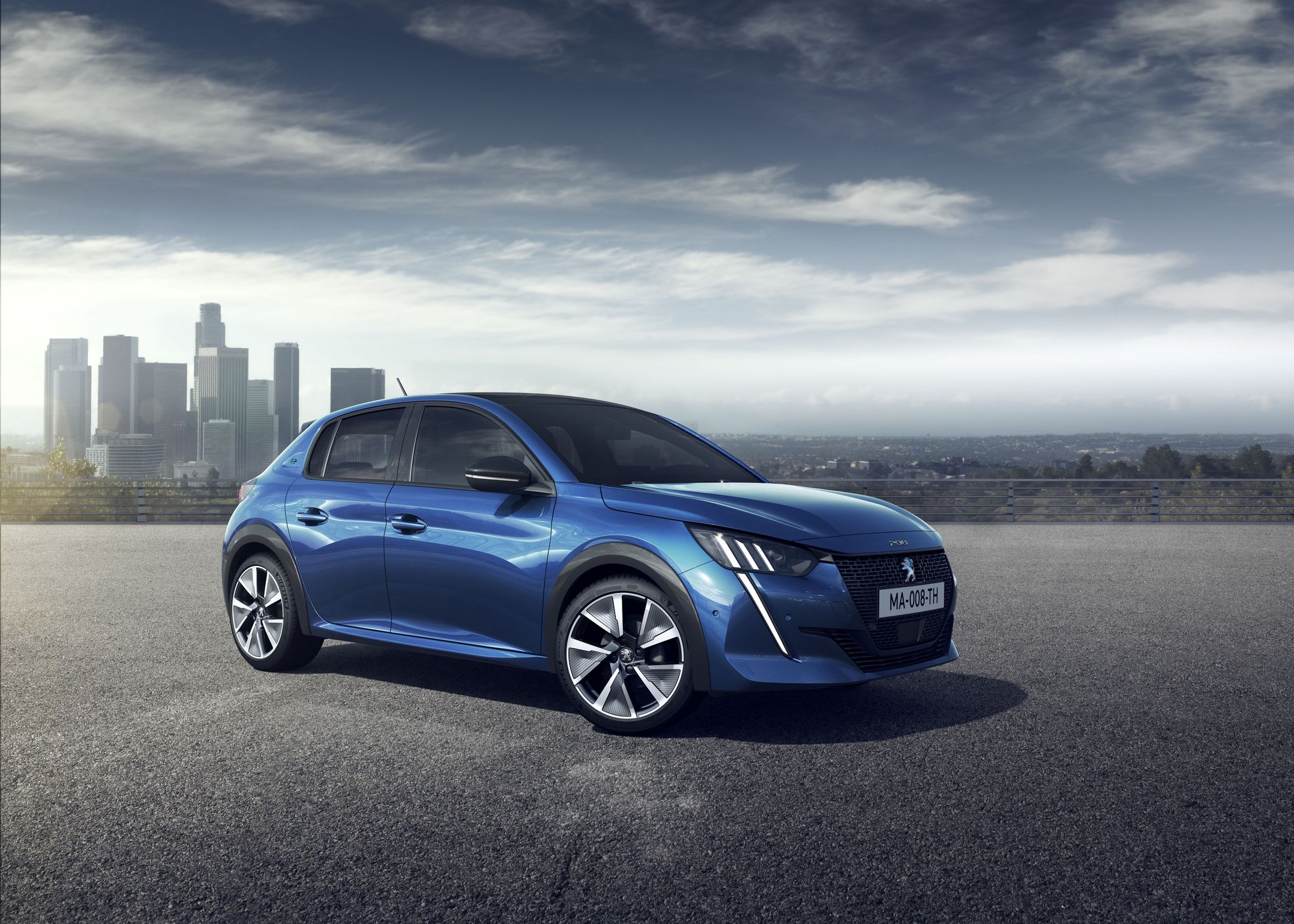 2019 Peugeot 208 tanıtıldı: Elektrikli versiyonla 340 km menzil