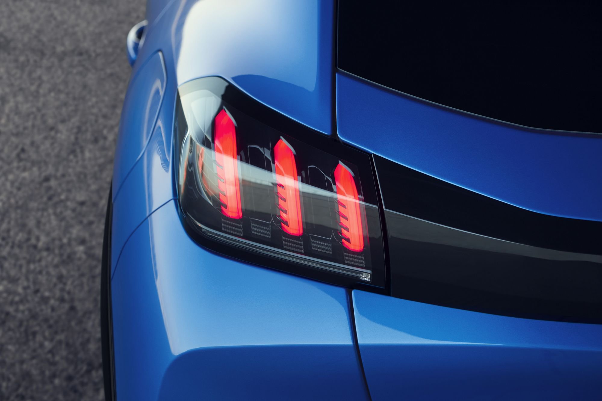 2019 Peugeot 208 tanıtıldı: Elektrikli versiyonla 340 km menzil