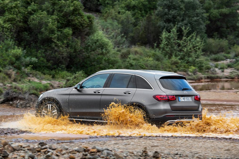 2019 Mercedes-Benz GLC tanıtıldı: Yeni motorlar, yeni teknolojiler