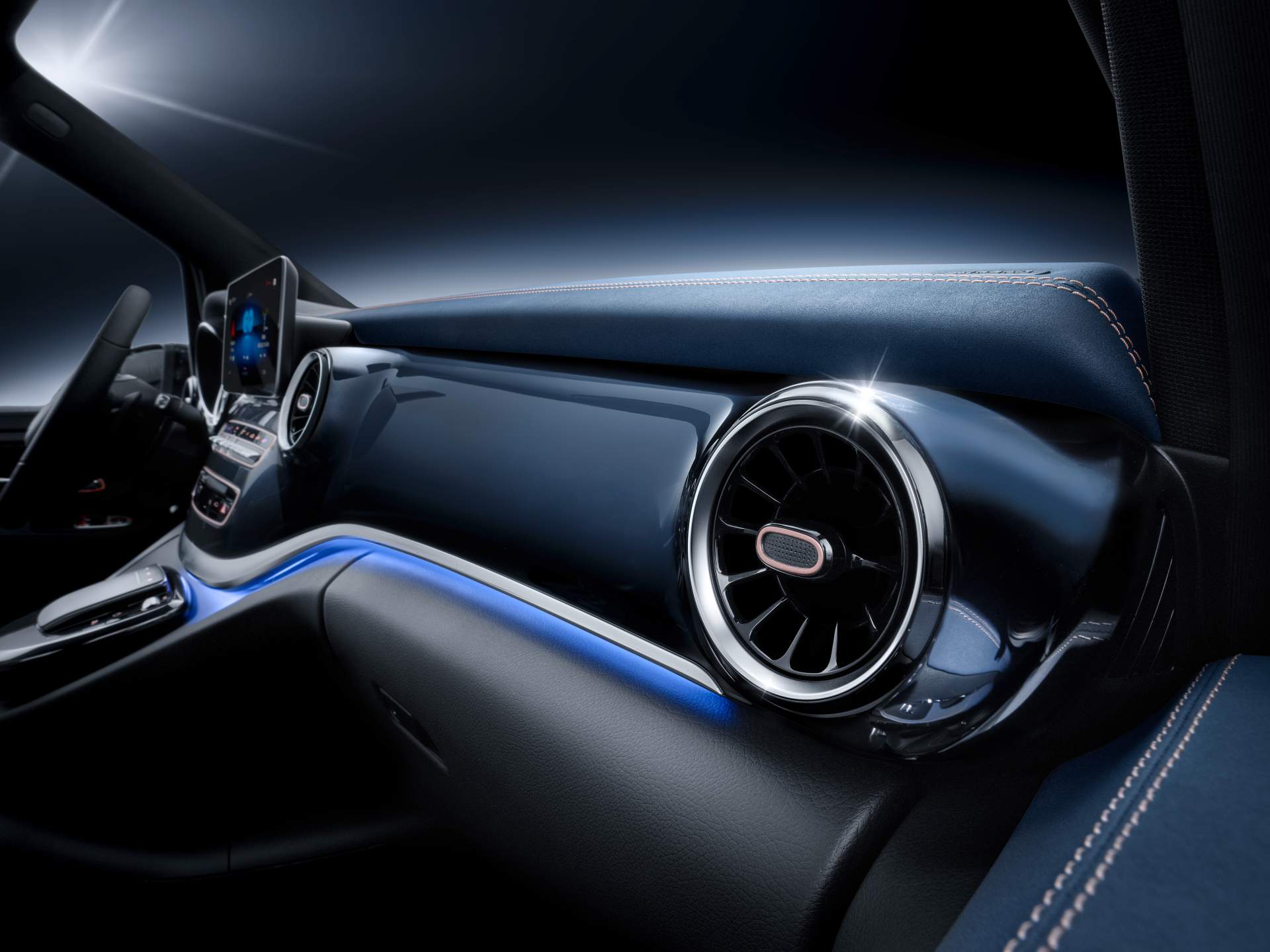 Mercedes elektriğe ısındı: İşte 400 km menzilli Mercedes-Benz EQV konsepti