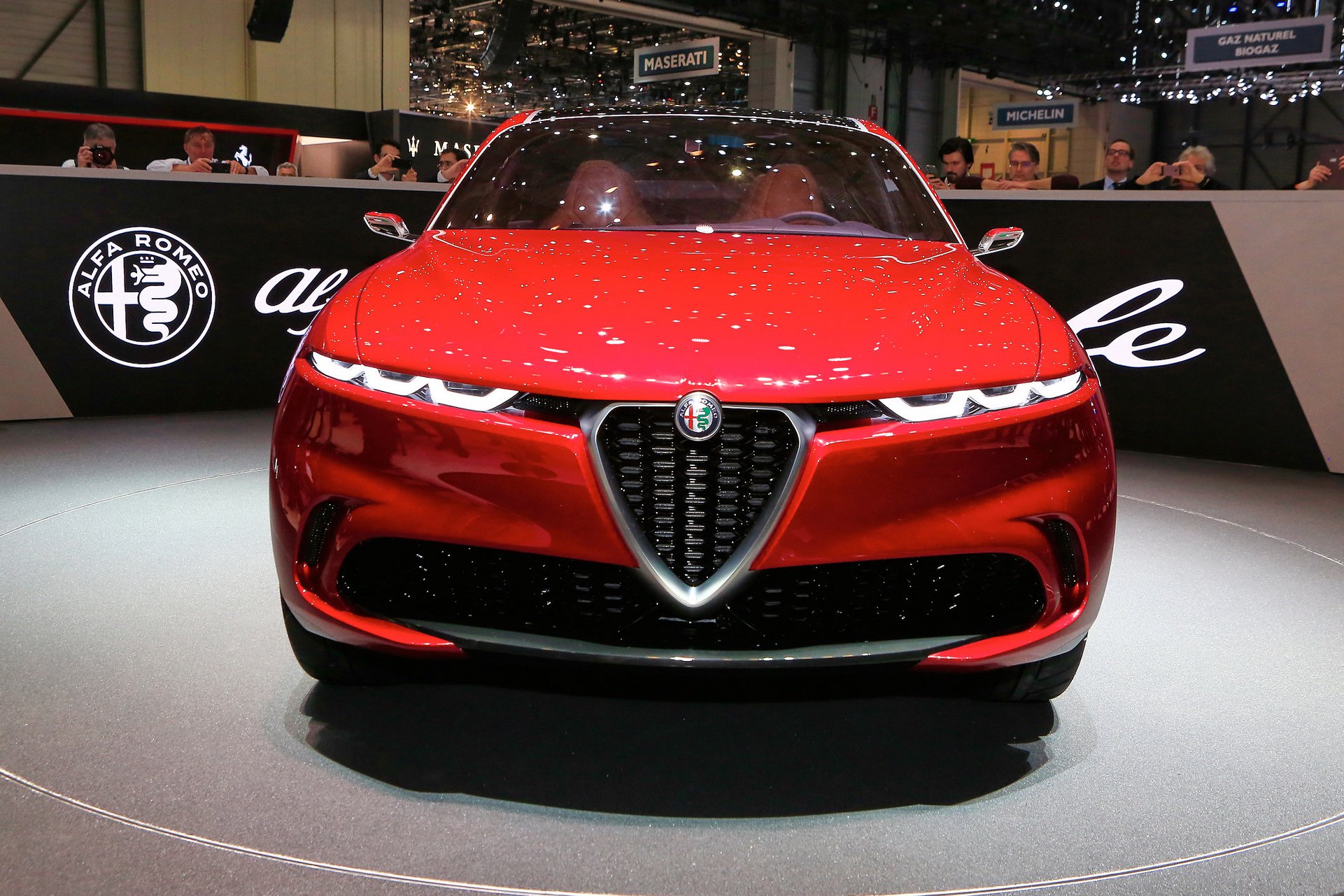 Alfa Romeo'nun hibrit crossover'ı Tonale, Cenevre'de büyük beğeni topladı