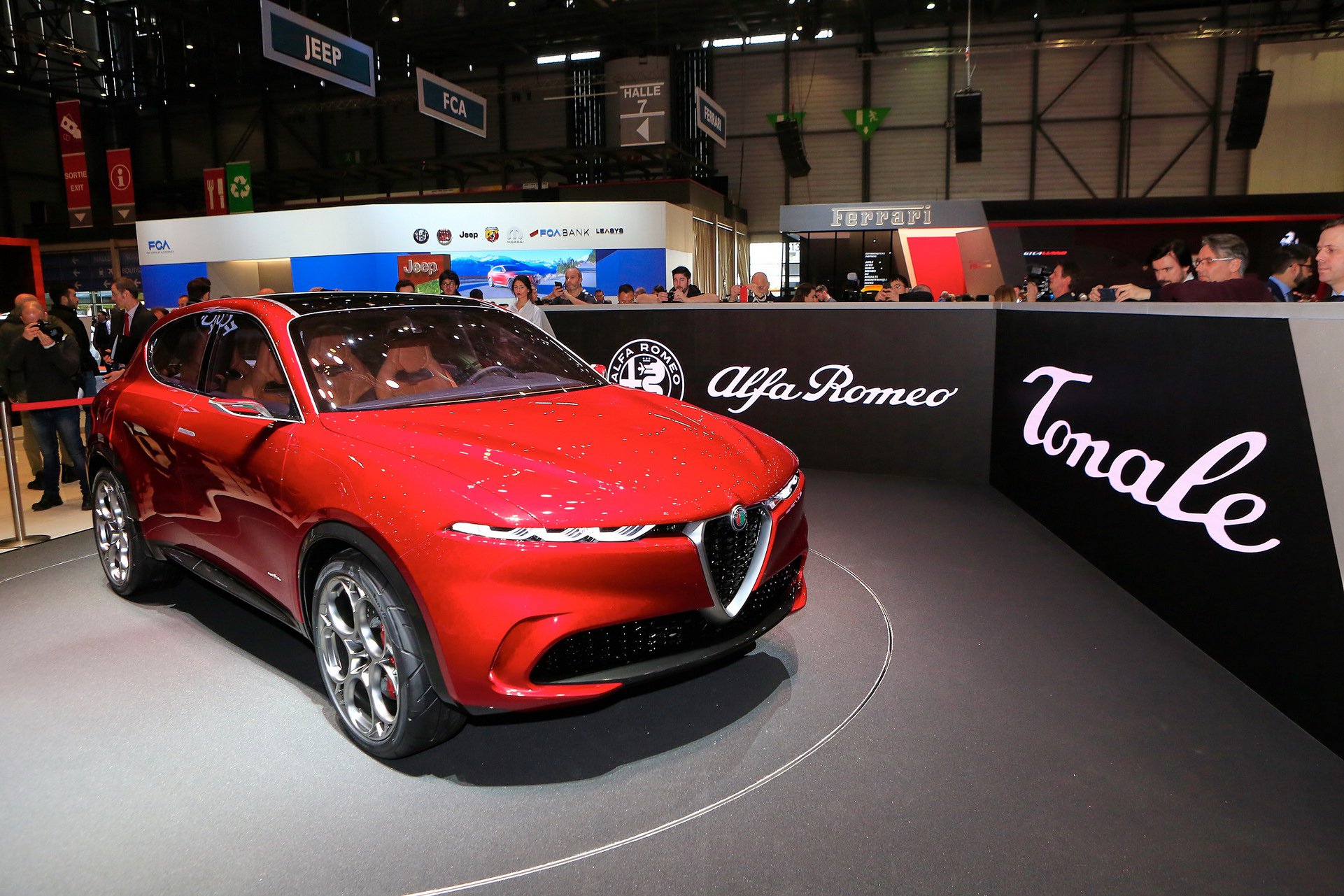 Alfa Romeo'nun hibrit crossover'ı Tonale, Cenevre'de büyük beğeni topladı