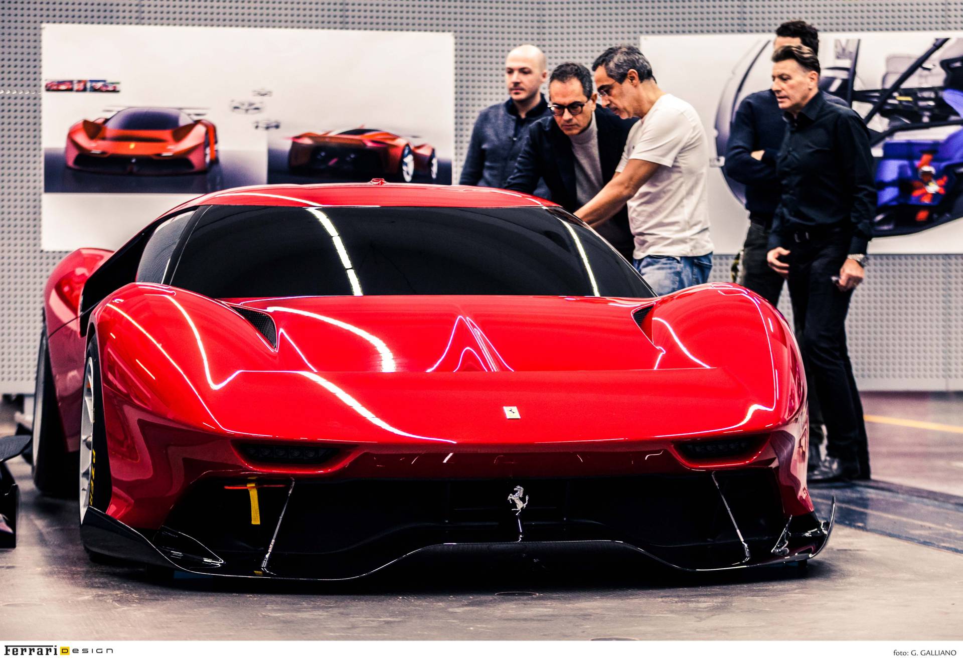 Ferrari, pistlere özel yeni otomobili P80/C'yi tanıttı